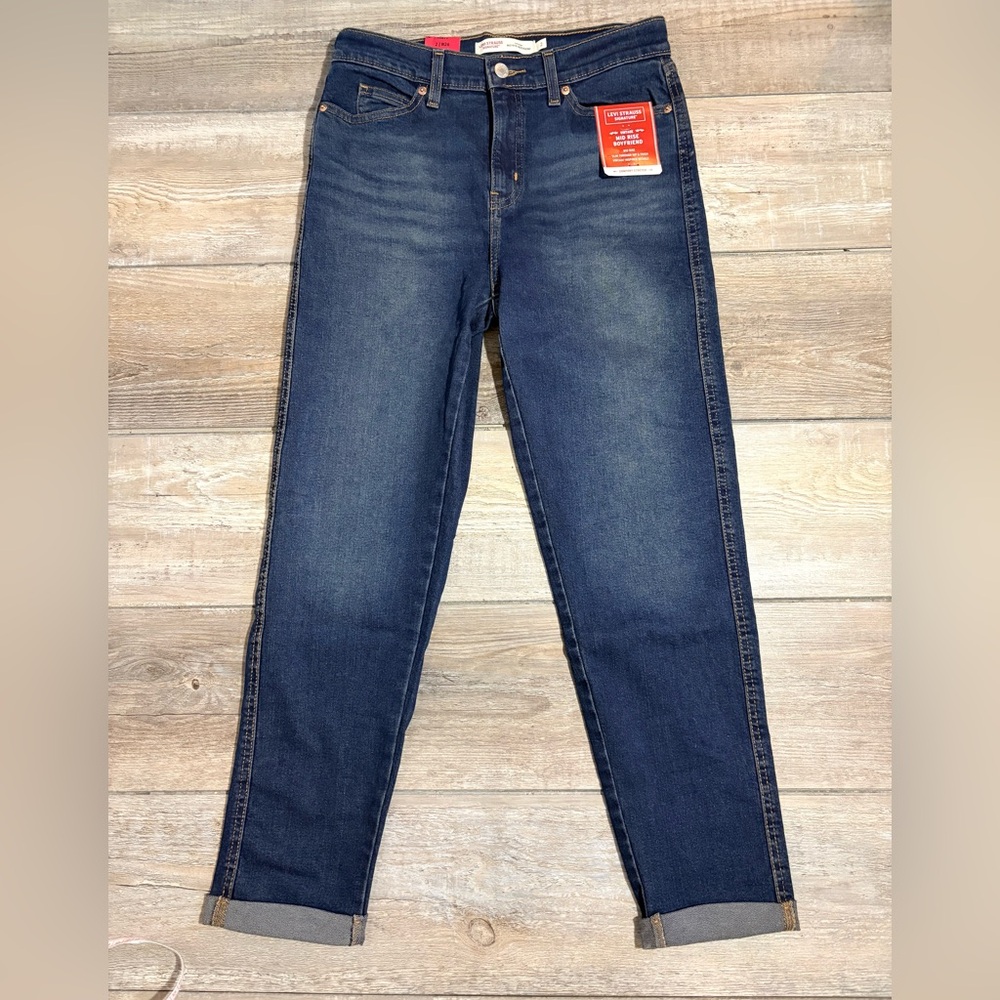 Levi’s Vintage Mid Rise Boyfriend Jeans NWT Cuffed Dark Wash Size 2 Stretch